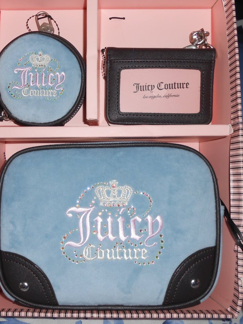 Juicy Couture 4 Pc Boxed Camera Bag Gift Box Set - Pouch, Wallet, Bag NIB